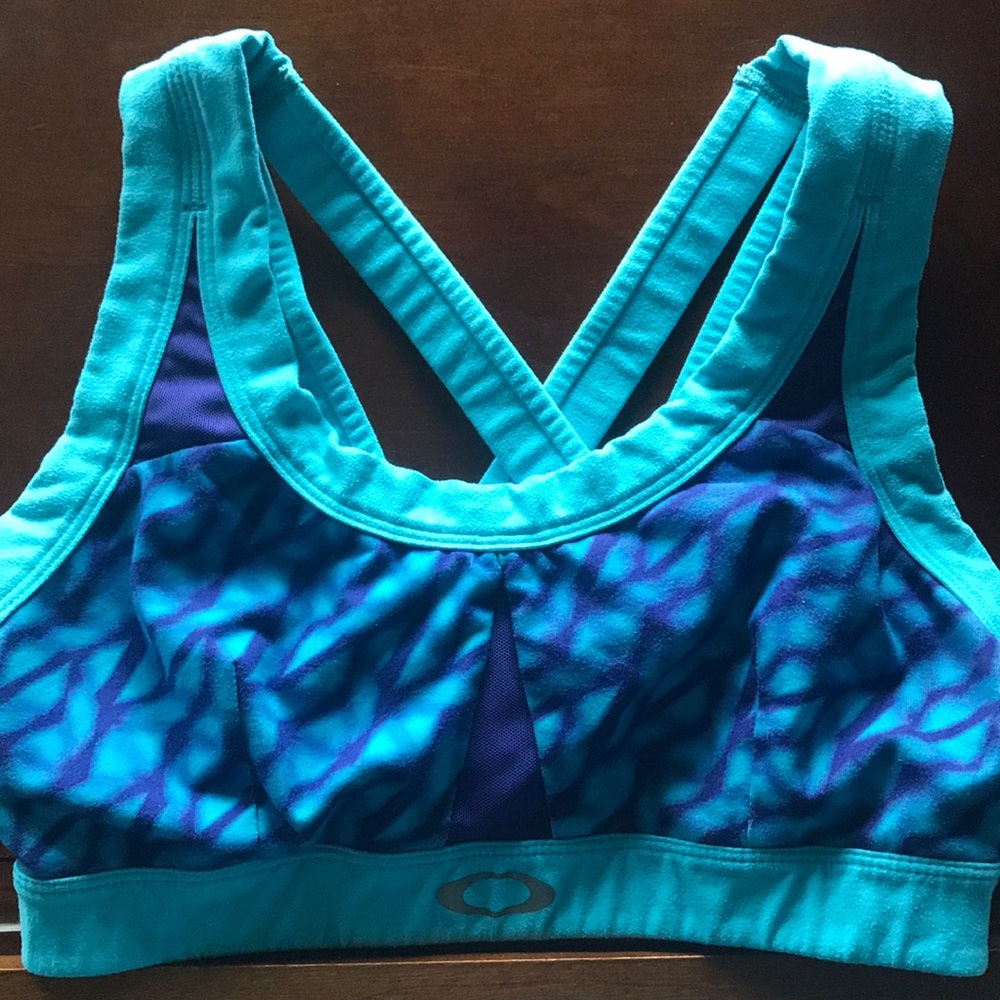 Please do not buy!!* Oakley Sports Bra ***RESERVED